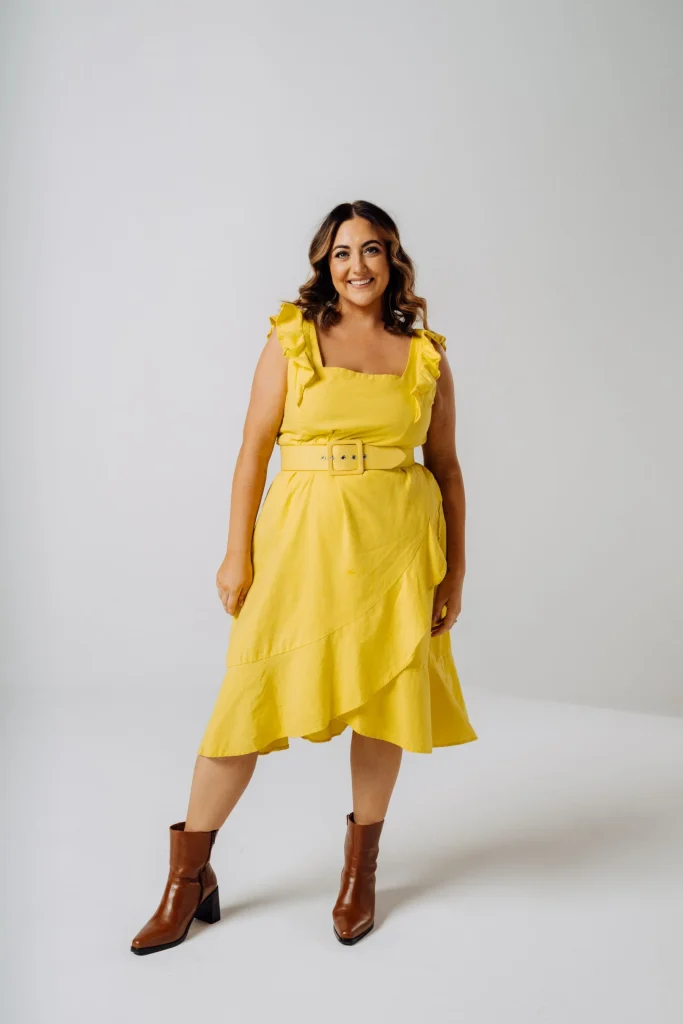 Mediaworks_Family_Portrait-2080_39502-scaled-1